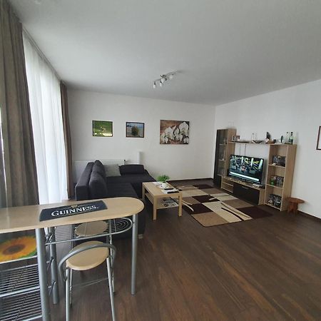 Park West Apartment - Free Parking บูดาเปสต์ ภายนอก รูปภาพ