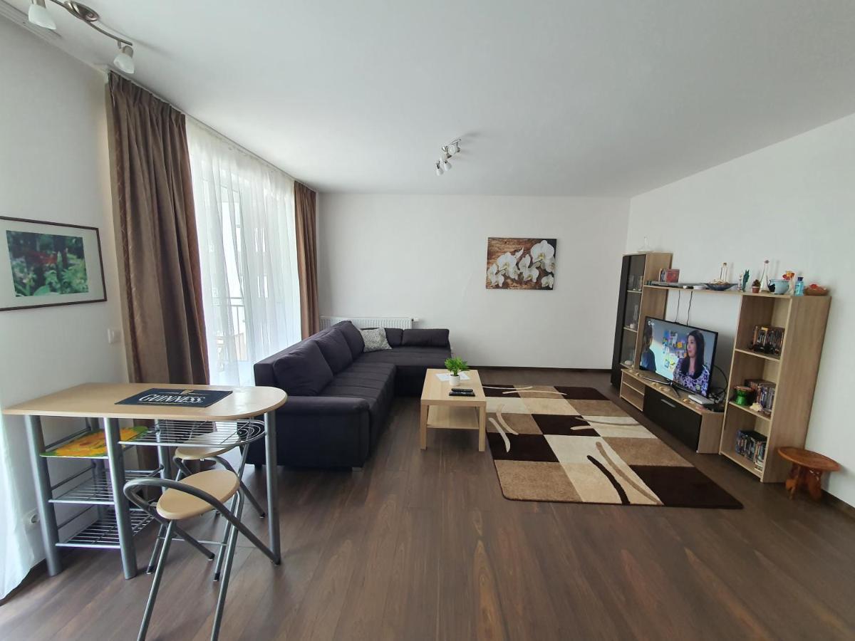 Park West Apartment - Free Parking บูดาเปสต์ ภายนอก รูปภาพ
