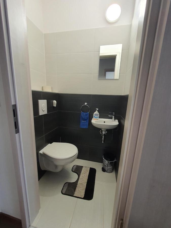 Park West Apartment - Free Parking บูดาเปสต์ ภายนอก รูปภาพ