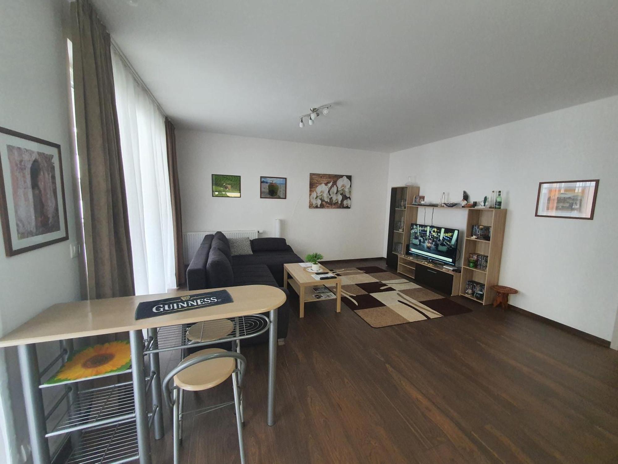 Park West Apartment - Free Parking บูดาเปสต์ ภายนอก รูปภาพ
